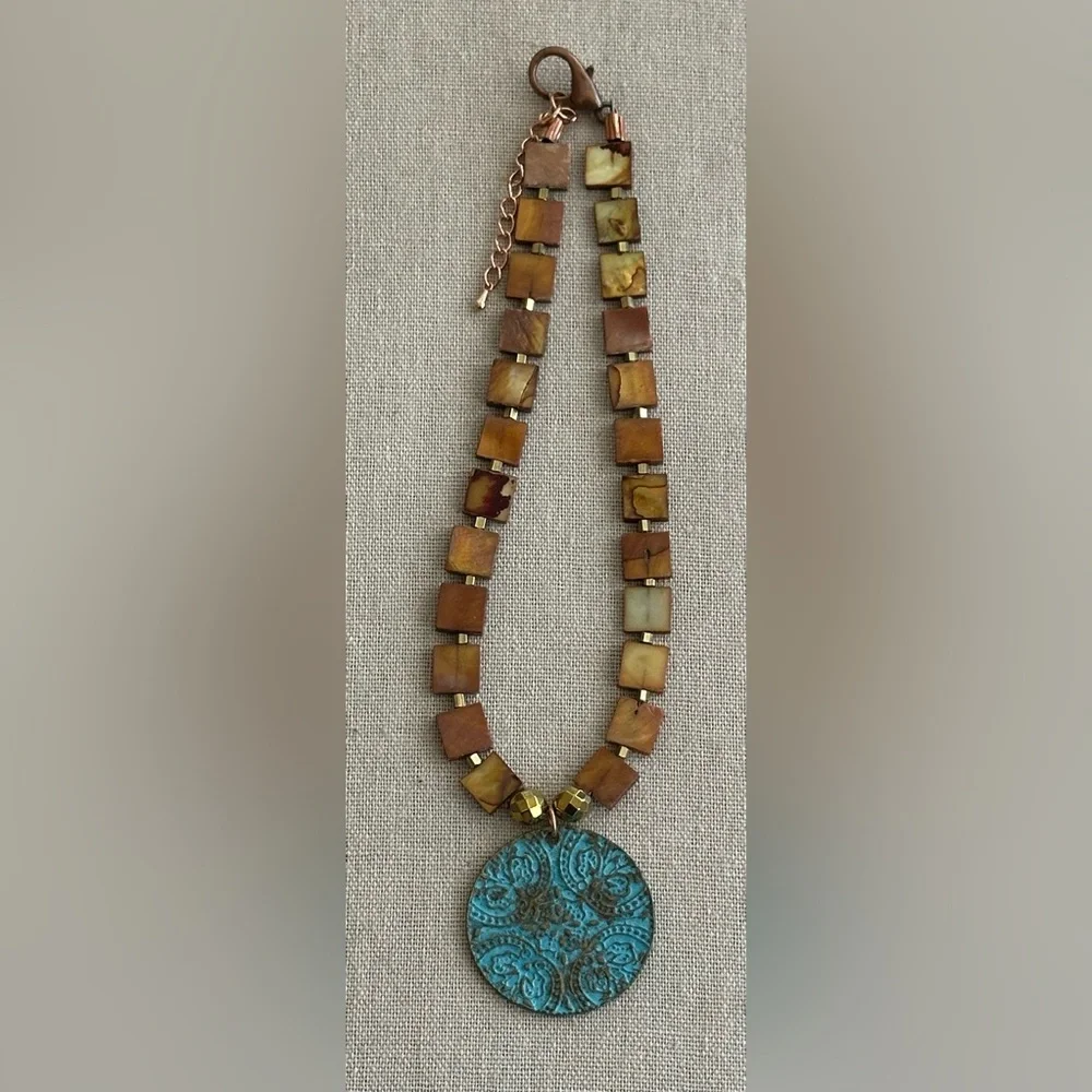 16 inch Mother of Pearl Choker necklace NWOT - Picture 4 of 13